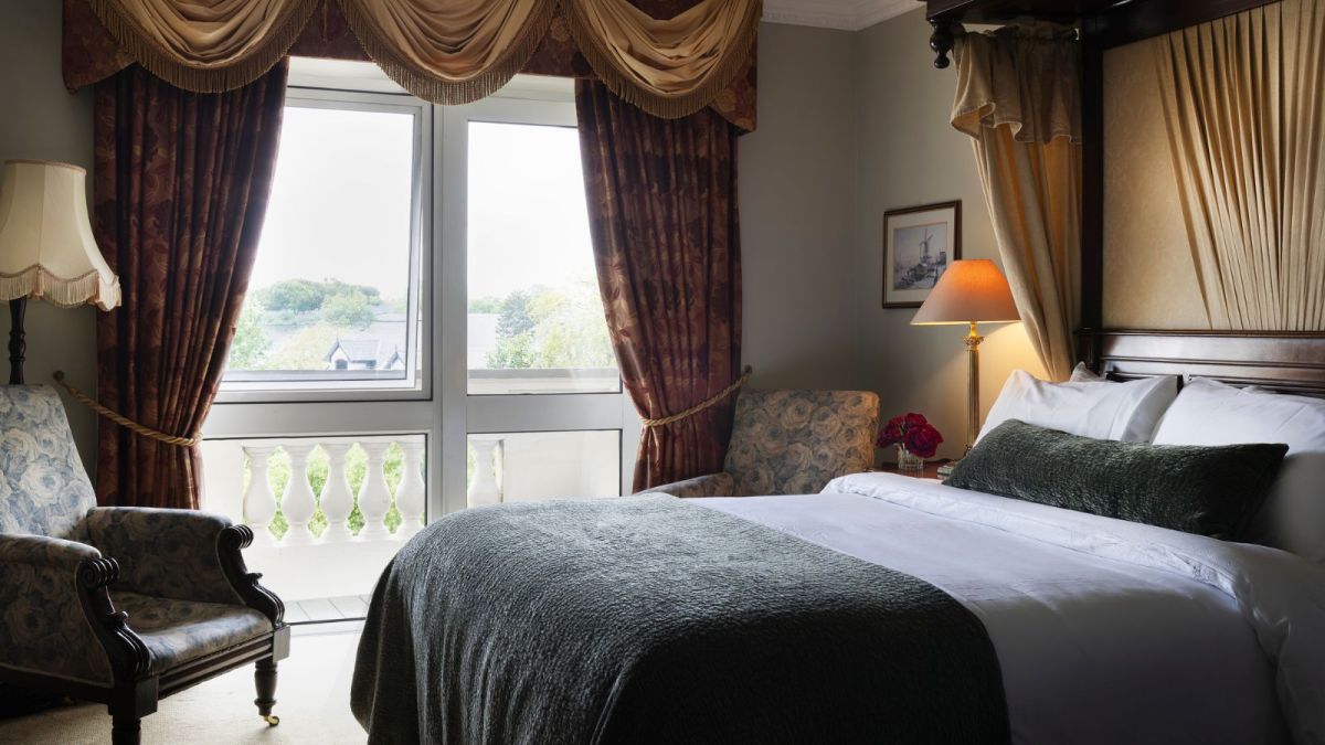 Balcony Room